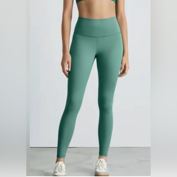 Everlane Pants - New Everlane Soft Green  The Perform High Waisted Ankle Leggings Size XL
